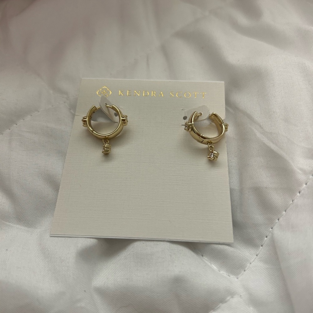 Kendra Scott Gold hoop Earrings - Picture 6 of 6